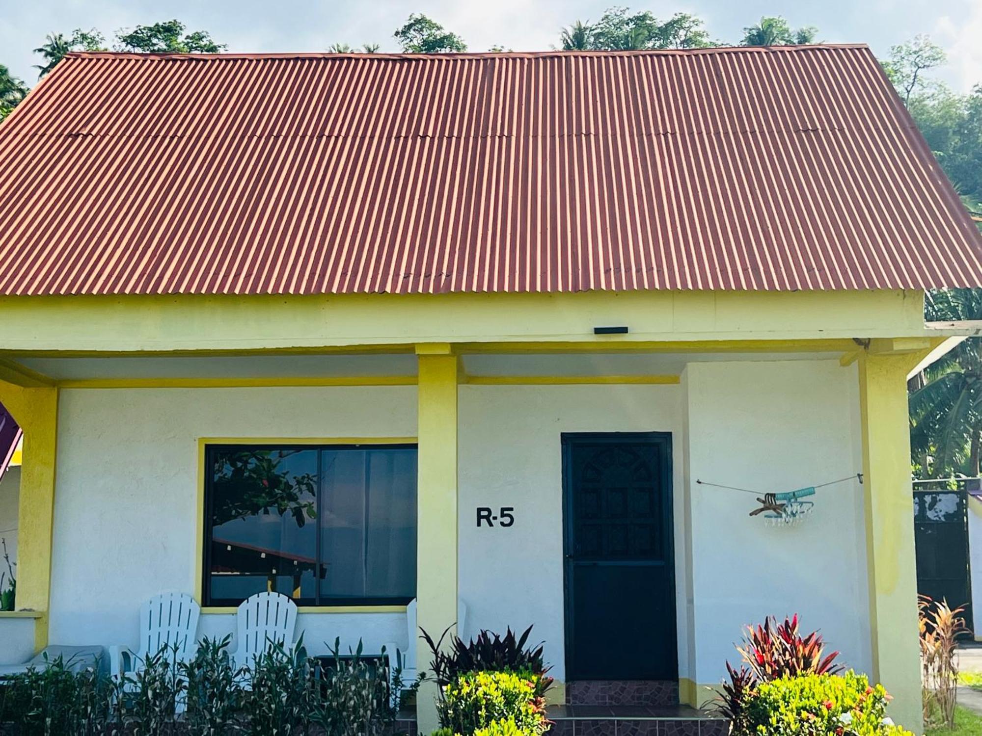 Pintuyan Dive Resort Exterior photo